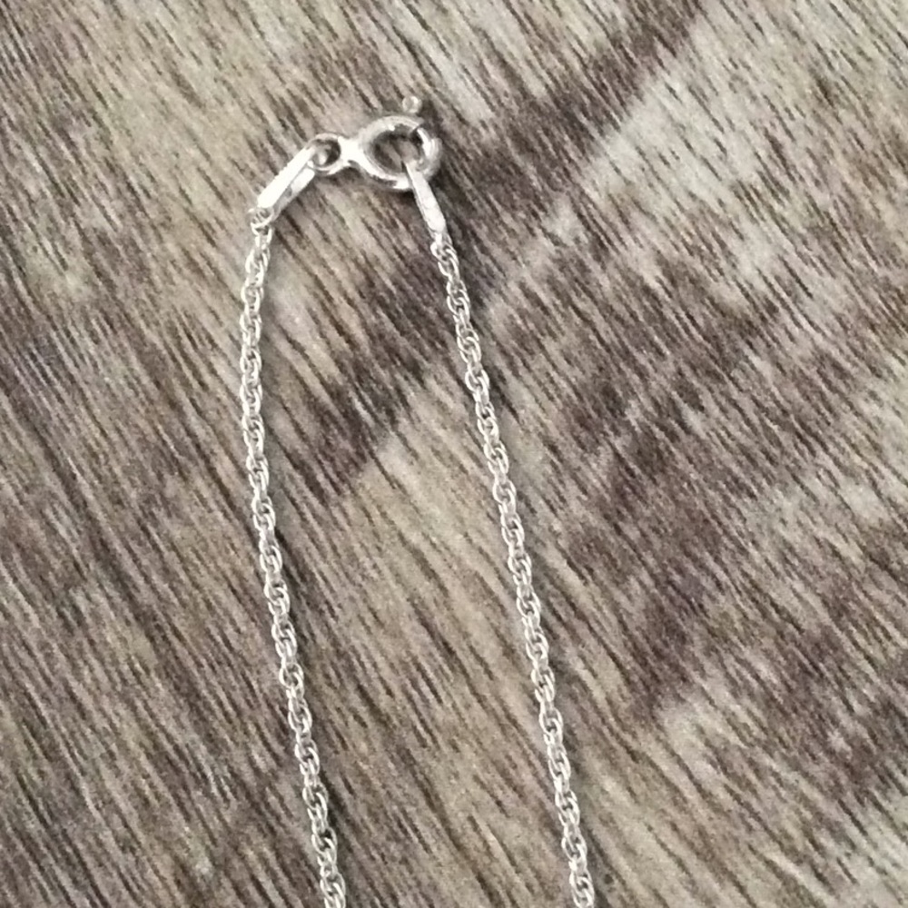 Stunning Rose Necklace - Picture 2 of 3